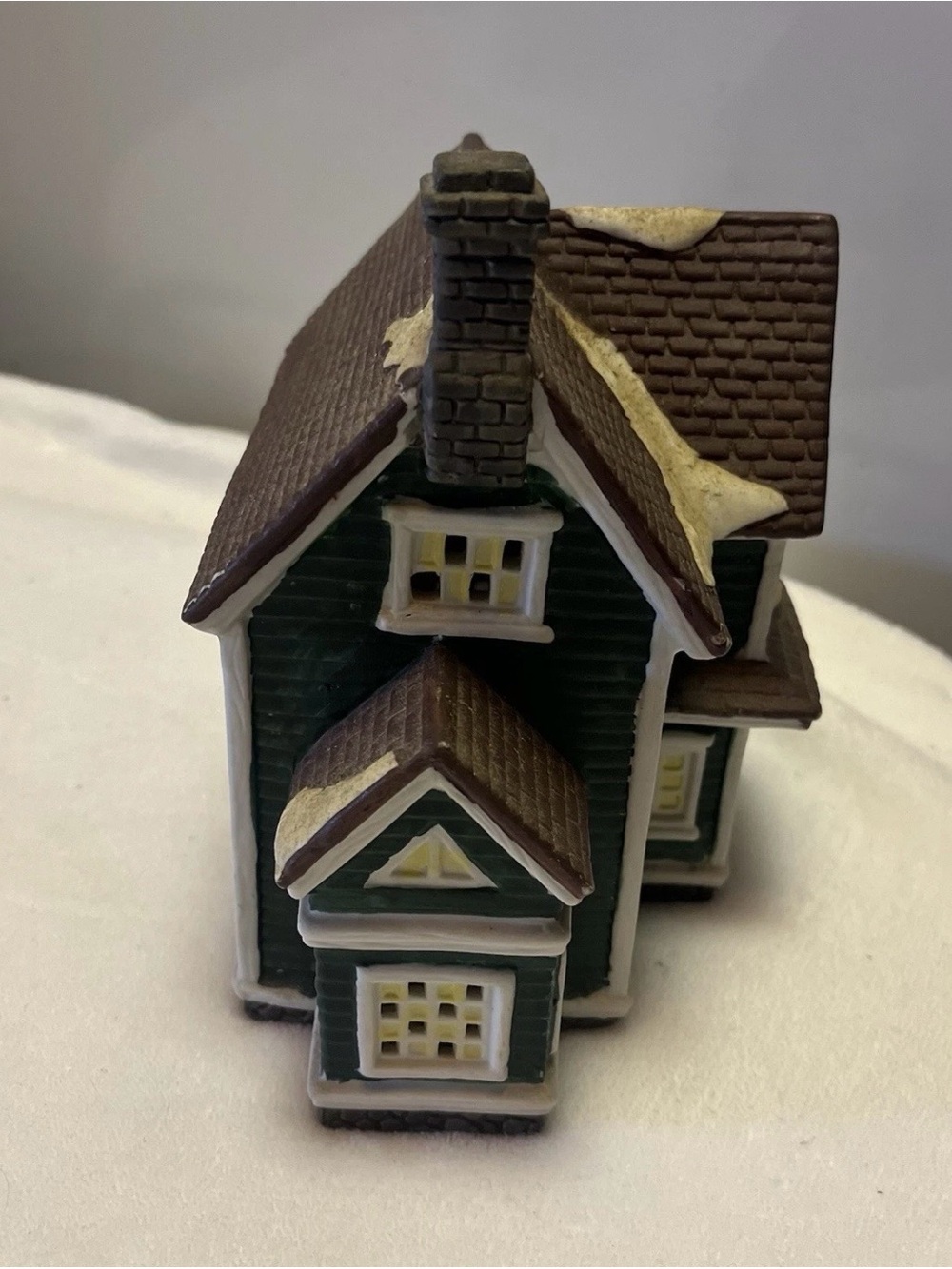 Dickens Collectibles ~ Town Series ~ Hand Painted ~ Porcelain House - Picture 3 of 4